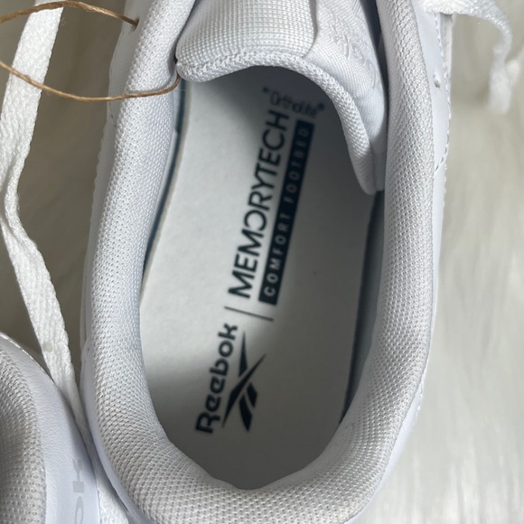 NWT Reebok Classic White Athletic Leather Sneakers - Picture 11 of 12